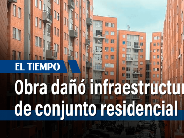 Obras de la Avenida Ciudad de Cali están afectando la infraestructura de una conjunto residencial del barrio Britalia de Kennedy. Los habitantes, aseguran que el muro de su unidad residencial se está quebrando debido al desnivel de la vía, lo que ha generado filtraciones de agua y temen que termine colapsando. El IDU responde ante esta denuncia de la comunidad