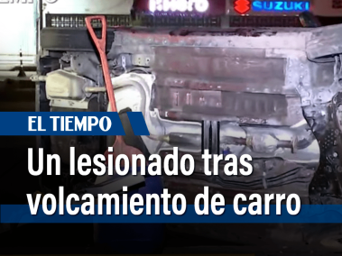 Jimmy Muñoz se acaba de entregar a la policía de fronteras de Estados Unidos tras cruzar el Río Bravo desde México. Su silueta se dibuja a lo lejos, en medio de un llano verde. Ahora camina hacia un punto de control donde decidirán su suerte