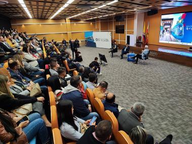 Esteban Mancera, subdirector de Integración de EFR; Andrés Díaz, gerente de EFR, y Tomás Elejalde, gerente de Metro de Medellín.