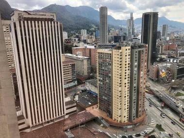 Bogotá, vive un proceso constante de desarrololo. Además de se la capital del país, es el principal centro de negocios.