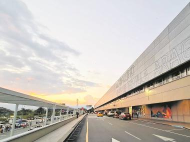 Como parte de las Concesiones del Bicentenario también se incorporan las intervenciones en el aeropuerto Alfonso Bonilla Aragón, en Palmira.