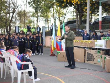 La Gobernación de Cundinamarca repuso los equipos hurtados el mes pasado a colegio en Sibaté.