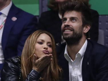 NYT: La cantante Shakira y el futbolista Gerard Piqué, su entonces pareja, en un partido de futbol de 2019 en Madrid.
