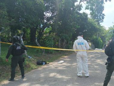 Autoridades llegaron al lugar para adelantar las diligencias de levantamiento de cuerpos.