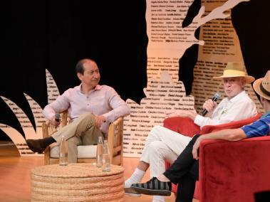 Cartagena 25 enero 2023. Charla inaugural del Hay Festival en la ciudad de Cartagena. Conversación entre Andrés Mompotes, director de El Tiempo y los músicos Kevin Johansen y Phil Manzanera.
Foto César Alandete