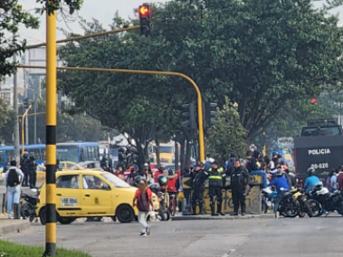 Agentes del antiguo Esmad hacen presencia en la zona de las manifestaciones.