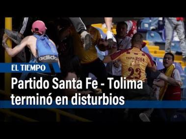 El equipo cardenal igualó 1-1 en la fecha 12 de la Liga. Yeison Guzmán y Hugo Rodallega, los anotadores. Hubo 29.829 espectadores. Se registraron disturbios en el sector norte donde hinchas visitantes lanzaron sillas. Alcaldía dice que hubo daños materiales y heridos.#ElTiempo

SUSCRÍBETE: https://bit.ly/eltiempoYT 

Síguenos en nuestras redes sociales:
Twitter: https://twitter.com/eltiempo 
Facebook: https://www.facebook.com/eltiempo 
Instagram: https://www.instagram.com/eltiempo 

El Tiempo
El Tiempo es el medio líder de noticias en Colombia, caracterizado por sus investigaciones y reportajes exclusivos, sobre:  justicia, deportes, economía, política, cultura, tecnología, innovación, cambio climático, entre otros eventos noticiosos en Colombia y el mundo.

Para mayor información ingresa a: https://www.eltiempo.com 

Otros Canales de El Tiempo
Citytv: https://www.youtube.com/c/citytvbogota  
Bravissimo Citytv: https://www.youtube.com/c/BRAVISSIMOCITYTV  
Portafolio: https://www.youtube.com/user/PortafolioCO  
Futbolred: https://www.youtube.com/c/FutbolRedCO


https://www.youtube.com/c/ElTiempo