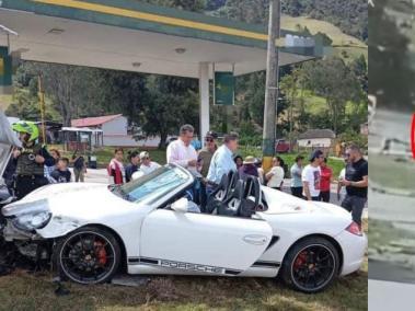 Grave accidente entre Porsche y motociclista en Ventaquemada