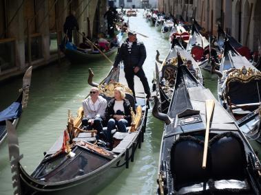 Primer día de prueba de un boleto de entrada de cinco euros para los visitantes de Venecia.