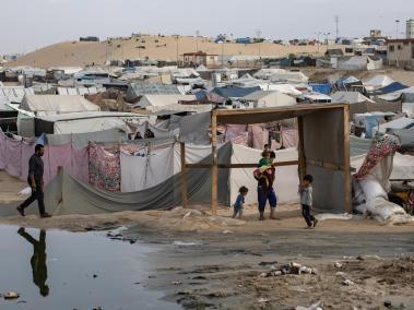 Palestinos en los campos de refugiados en Rafah, sur de la Franja de Gaza.