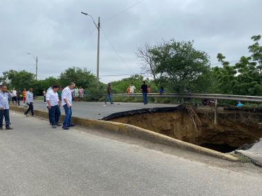 El gobernador hizo presencia en el lugar de la tragedia.