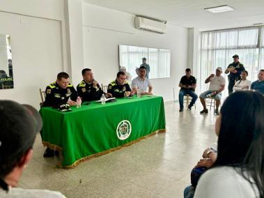 Las autoridades se reunieron con un grupo de comerciantes de Malambo y prometieron incrementar la seguridad.