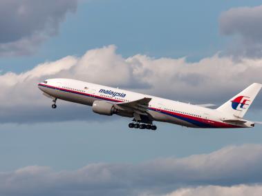 Melbourne, Australia - September 26, 2011: Malaysia Airlines Boeing 777-2H6/ER 9M-MRI departing Melbourne International Airport.