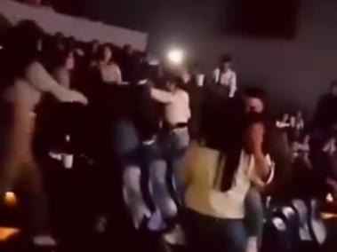 Momentos de la pelea en la sala de cine, en Pasto.