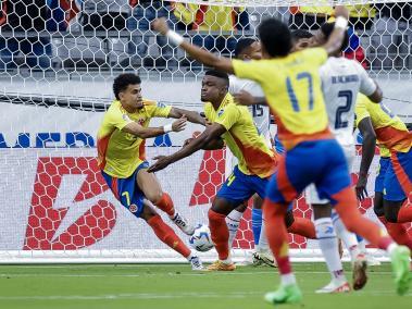En el minuto 15 la Selección Colombia gana 2-0 contra Panamá
