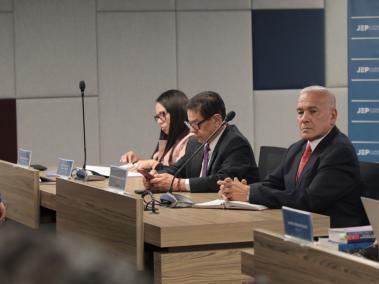 El coronel (r) Publio Mejía fue acusado por 'falsos positivos' cometidos por el batallón La Popa. Foto de la audiencia preparatoria del caso, el 16 de julio de 2024