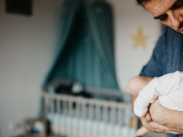 Los cólicos del lactante son un problema que puede causar un gran malestar tanto para el bebé como para los padres.