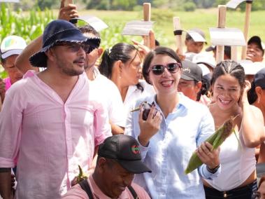 Ministerio de Agricultura y ANT hacen entrega de Tierras a familias campesinas en Córdoba.