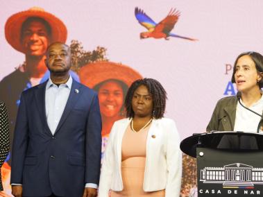 El canciller, Luis Gilberto Murillo; la vicepresidenta, Francia Márquez y la ministra de Ambiente y Desarrollo Sostenible, Susana Muhamad durante la presentación de la agenda oficial de la COP16.