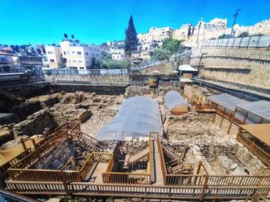 Descubren los restos de la muralla de David que figuró en la Biblia.