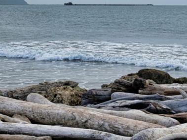 Las autoridades del Atlántico barajan diferentes hipótesis tras el hallazgo de dos cadáveres en las playas del sector de Punta Roca, en Sabanilla, Puerto Colombia.
