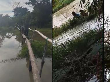 De camino a la escuela, pasando por un improvisado puente, los jóvenes resbalaron y cayeron al río.