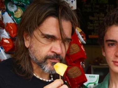 Juanes dejó ver su figura atlética.