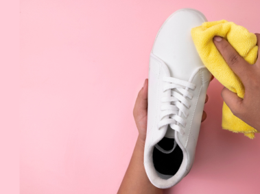 Con estos sencillos pasos, sus tenis blancos volverán a lucir como el primer día, listos para complementar cualquier outfit sin preocuparse por las manchas.