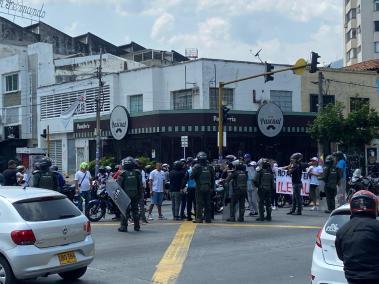 Protesta motociclistas a la altura del estadio sobre la calle 5.