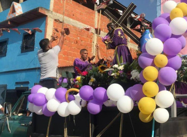 Por primera vez, la imagen del Nazareno entró a la parte alta de la Cota 905, uno de los barrios más peligrosos de Caracas. Ahí dominaba el delincuente apodado El Koki.