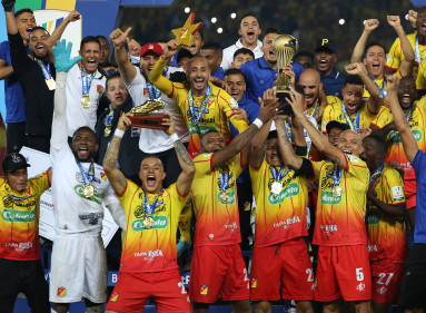 Los hinchas del Deportivo Pereira tuvieron que esperar 78 años para lograr su primer título en el fútbol colombiano. Gracias al empate 1-1 en el estadio Girardot, el 0-0 en el estadio Hernán Ramirez Villegas y el triunfo 4-3  en la tanda de penaltís, los hinchas matecañas celebraron y agradecieron al profesor Alejandro Restrepo y sus dirigidos. Leonardo Castro fue el goleador del campeonato.