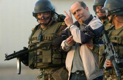 Fotografía de archivo del 3 de enero de 2004 del jefe guerrillero Juvenal Ovidio Ricardo Palmera, alias " Simón Trinidad", a su llegada a Bogotá (Colombia) luego de ser deportado de Ecuador.