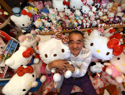 El expolicía japonés que lleva su afición por Hello Kitty a otro nivel