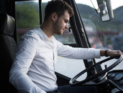 Conductor de autobús. Así como sucede con las niñeras, los conductores de autobuses sufren de altos niveles de estrés, teniendo en cuenta su constante trato con la gente y con las probables dificultades de movilidad de la ciudad. En este empleo, según el estudio, no hay mayores expectativas de crecimiento.