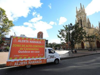 Las ocho localidades que arrancaron una nueva etapa de la cuarentena, a la fecha del 6 de julio, aportaban el 30,4 % del total de los casos de contagio por covid-19 de la ciudad.

El secretario de gobierno también aclaró que además de la restricción de movilidad peatonal y vehicular, se fortalecerán e intensificarán las ayudas humanitarias.