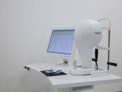 Su portafolio incluye consultas ambulatorias especializadas de córnea, retina, glaucoma, neurooftalmología, entre otros.