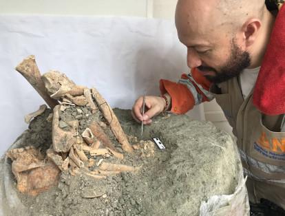 Según Julián Gamboa, jefe de arqueología del proyecto, se encontraron herramientas usadas en el manejo y elaboración de tejidos, tradición prehispánica asociada a los indígenas Zenú y Malibú que ocuparon la zona.