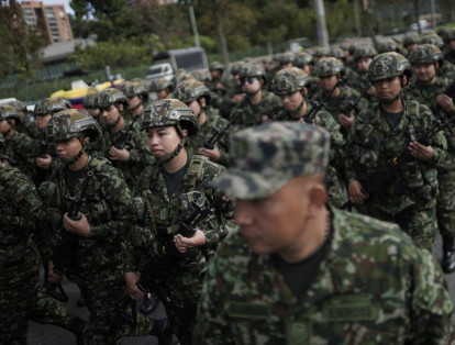 Hoy se celebra los 213 años del grito de independencia de Colombia y así mismo el Bicentenario Naval, en el que participan más de 9.000 hombres y mujeres de las diferentes Fuerzas Militares y de la Policía, los  que harán parte del tradicional desfile que se llevara en el tramo norte de la Av Boyacá de La ciudad de Bogotá.