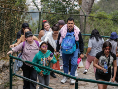 En este primer día de Semana Santa las personas renuevan su compromiso de seguir a Jesús en su camino de amor y sacrificio.