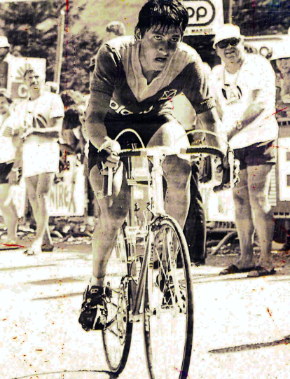 Lucho Herrera en plena acción de la etapa del Alpe D’Huez en 1984, en el Tour de Francia.