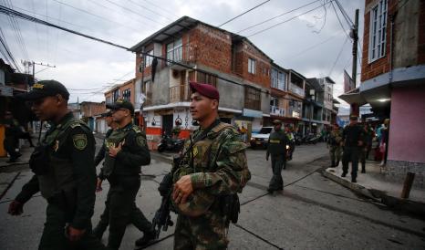 Cali Colombia 16 de junio de 2024 
En cumplimiento del compromiso con los jamundeños, este fin de semana se puso en marcha una Caravana de Seguridad como parte de la estrategia liderada por la Gobernación del Valle del Cauca, la Policía Nacional, el Ejército y el Gaula, para garantizar la tranquilidad en el territorio.
Con la presencia de 132 policías de diferentes especialidades, así como soldados del Batallón Pichincha y unidades de tránsito se adelantan controles en diferentes sectores del municipio.
Fotos Santiago Saldarriaga Quintero / EL TIEMPO