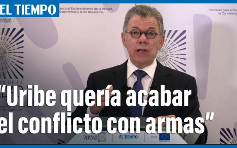 “Uribe quería acabar el conflicto con armas”: Santos