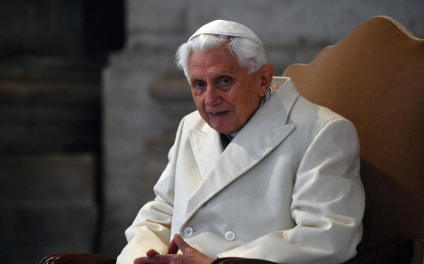 El papa emérito Benedicto XVI manifestó su "conmoción y vergüenza" tras conocer el informe que lo acusa de pasividad en casos de abuso a menores en Alemania.