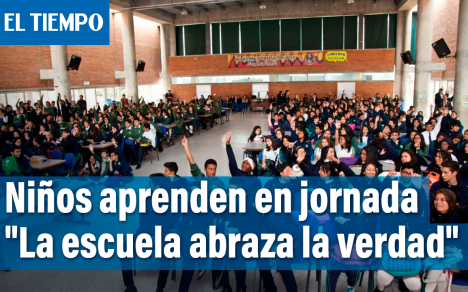 Cientos de niños de los colegios del distrito participan en la jornadas sobre la importancia de conocer la historia del conflicto colombiano.