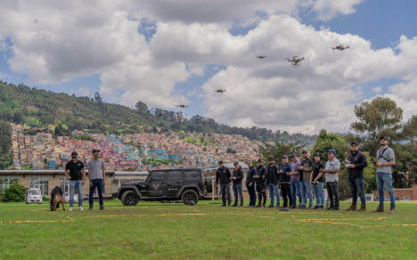 En Colombia, una persona que compre un dron para su consumo propio no requiere de una certificación como piloto.