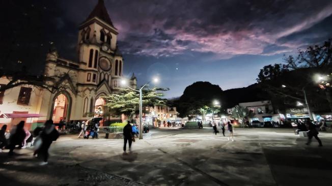 Parque principal del municipio de Urrao, Antioquia