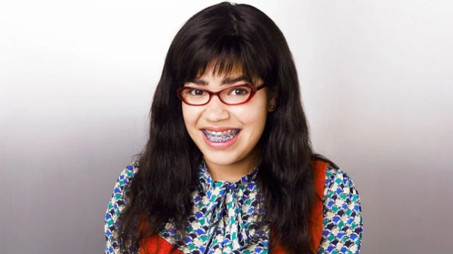 America Ferrera en ‘Ugly Betty’
La adaptación estadounidense de 'Yo soy Betty se estrenó el 28 de septiembre del 2006 con el nombre de ‘Ugly Betty’. La serie, emitida por la cadena ABC, fue protagonizada por America Ferrera, quien interpretó durante cuatro temporadas a Betty Suárez.