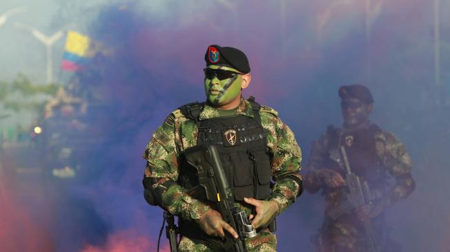 Miembros de las Fuerzas Militares durante el desfile  en el Gran Malecón