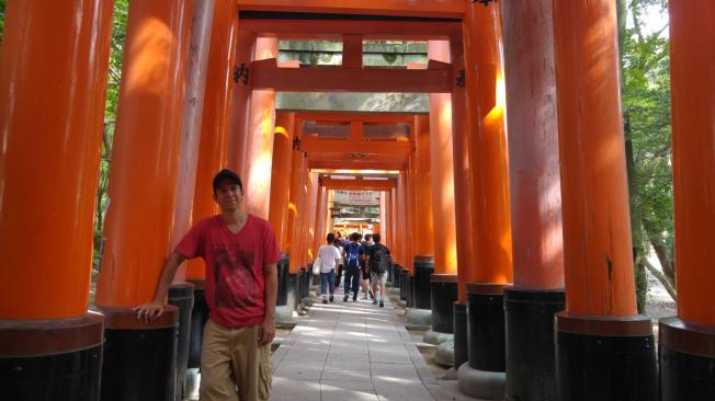 También estuvo en Fushimi Inari, Kyoto, uno de los lugares más emblemáticos de Japón.