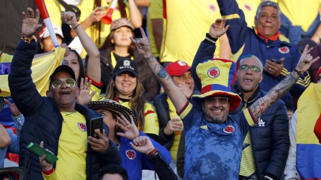 Hinchas de Colombia en Santiago